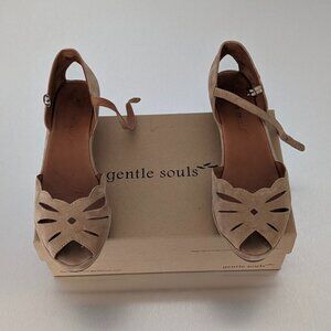 Gentle Souls by Kenneth Cole Women's Lily Moon Wedge Suede Sandal